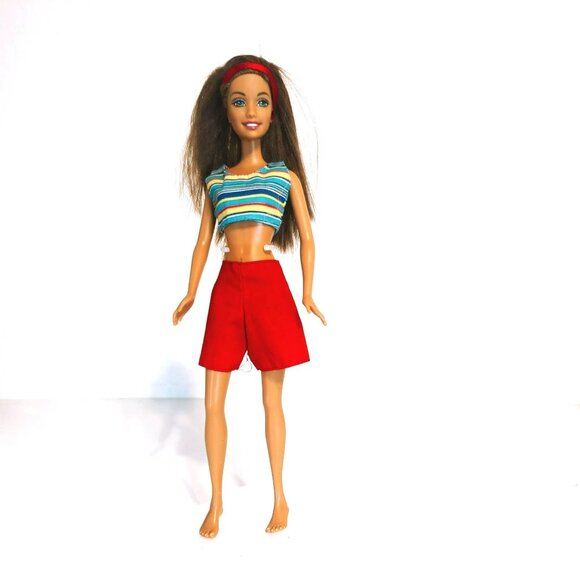 Barbie Cali Girl Surfer Summer Doll Hispanic Beach Feet 2004 G8665 Restyled - Picture 1 of 7